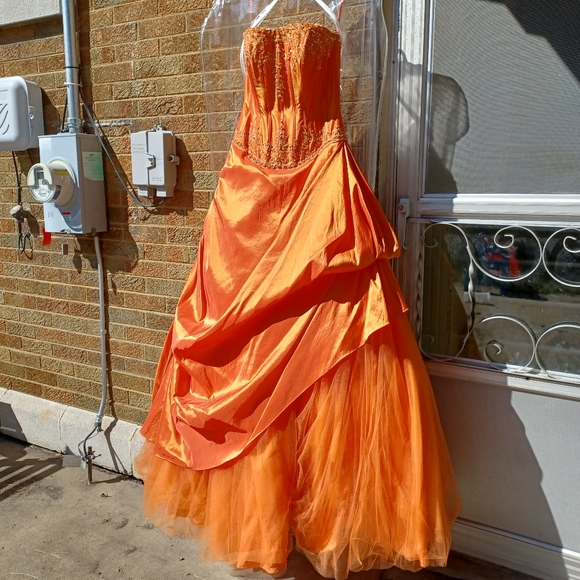 Prom Dress burnt orange - Picture 2 of 12